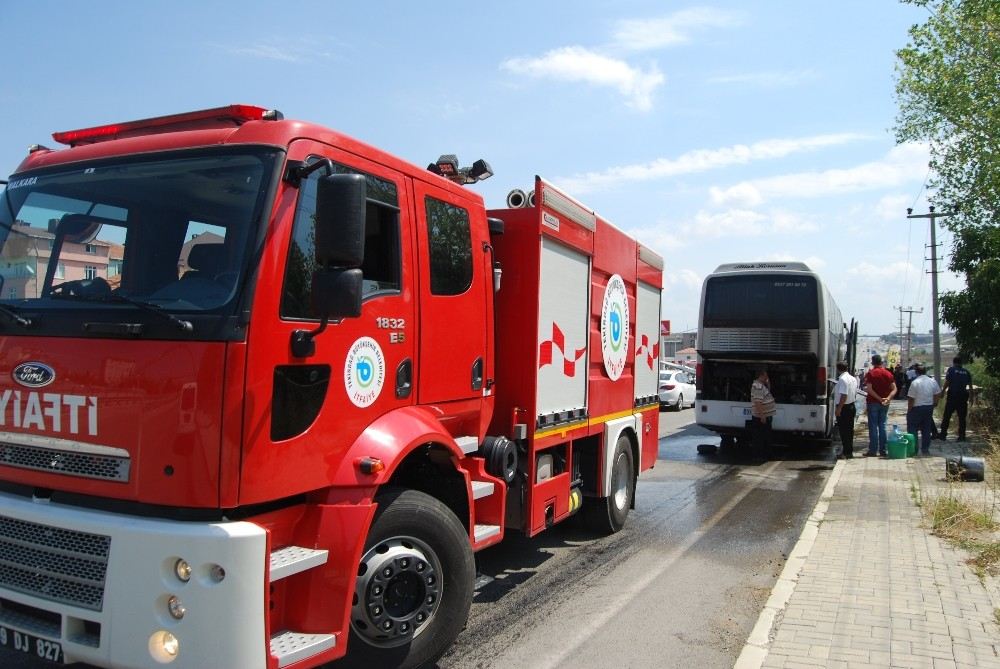 46 Öğrencinin Bulunduğu Yolcu Otobüsünde Yangın