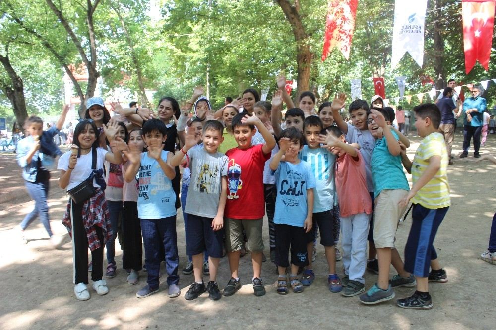 5 Bin 500 Çocuk Esenler Deki Piknikte Doyasıya Eğlendi