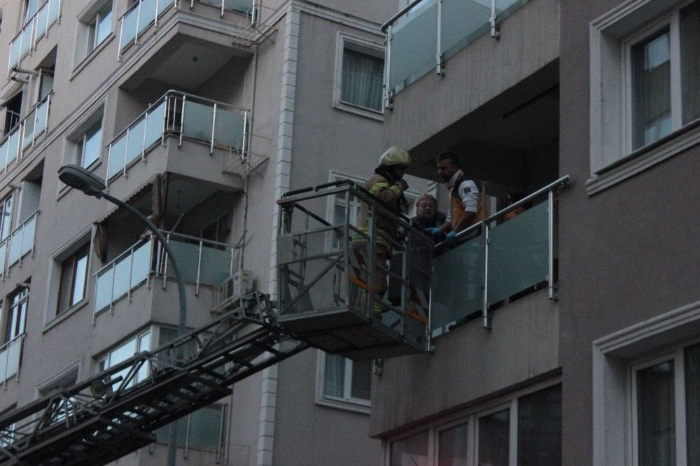 9 Katlı Binada Duman Paniği