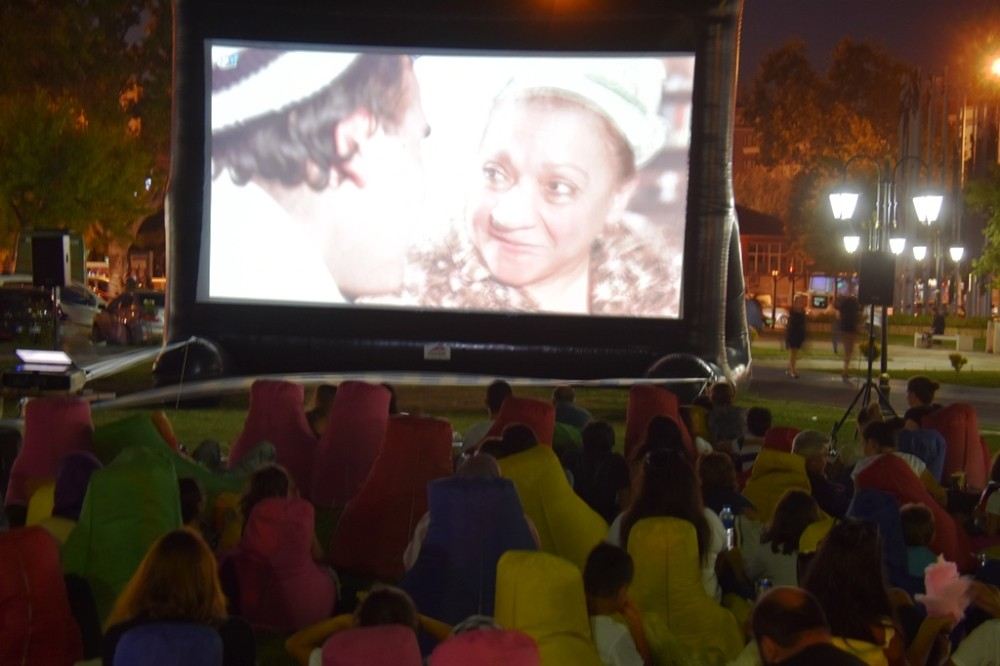 Açık Hava Sinema Günleri Şirinler Ve Adile Teyze İle Devam Etti