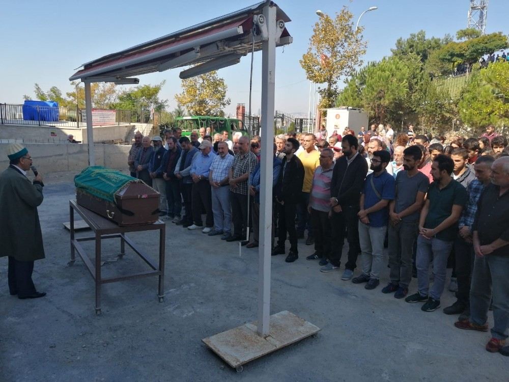 Adanada Polislere Bombalı Saldırı Düzenleyen Terörist İçin Cemevinde Tören Düzenlendi