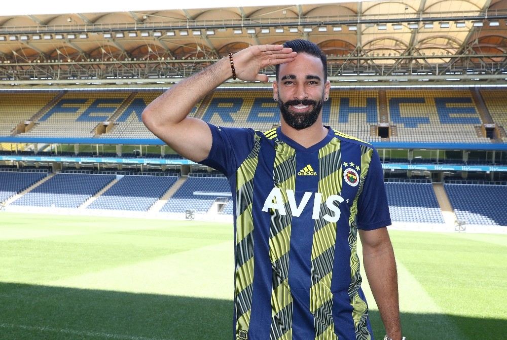 Adil Rami: Fenerbahçe Ailesinin Bir Askeri Olarak Elimden Geleni Yapacağım