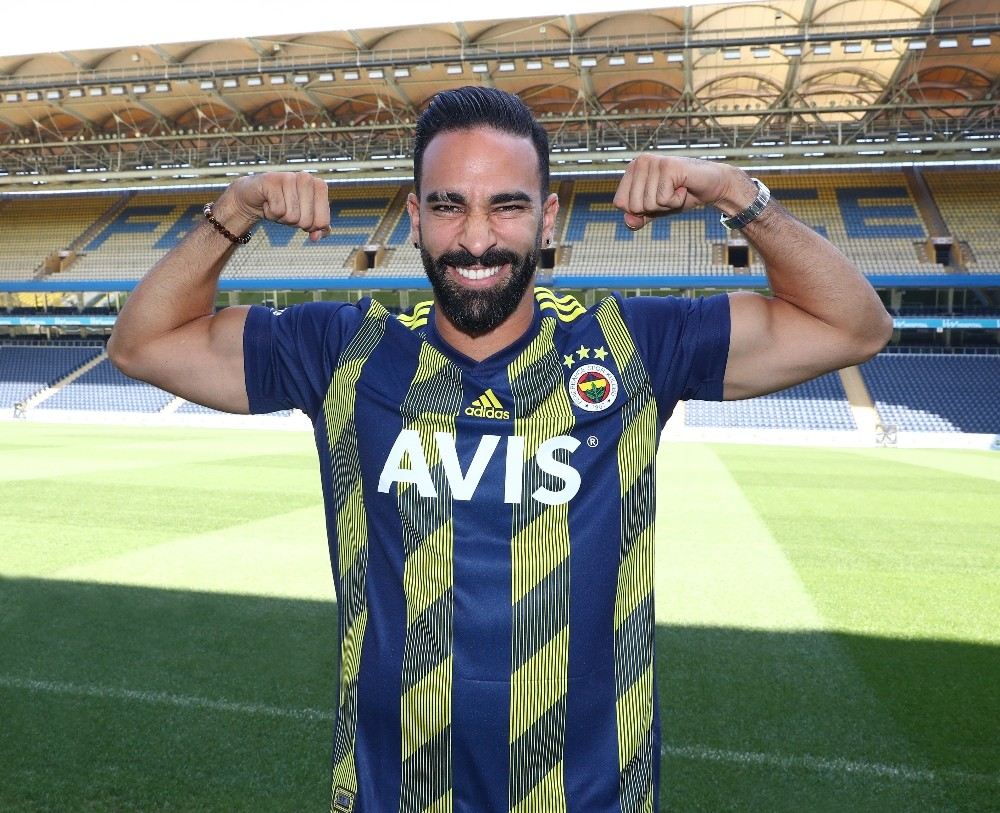 Adil Rami Resmen Fenerbahçede