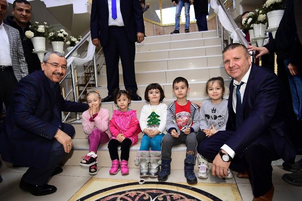 Ak Parti Ataşehir Belediye Başkan Adayı Erdem: ?Bu Seçim Ataşehirli Çocuklarımızın Seçimi?