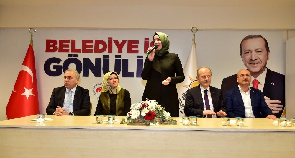 Ak Parti Genel Başkan Yardımcısı Fatma Betül Sayan Kaya, Ak Parti Fatih Seçim Koordinasyon Merkezini Ziyaret Etti