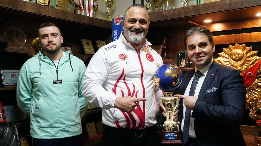 Ak Partili Adaydan Örnek Davranış