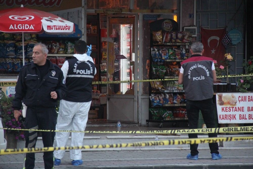 Alacak Verecek Meselesinde Silahlar Konuştu: 2Si Ağır 3 Yaralı