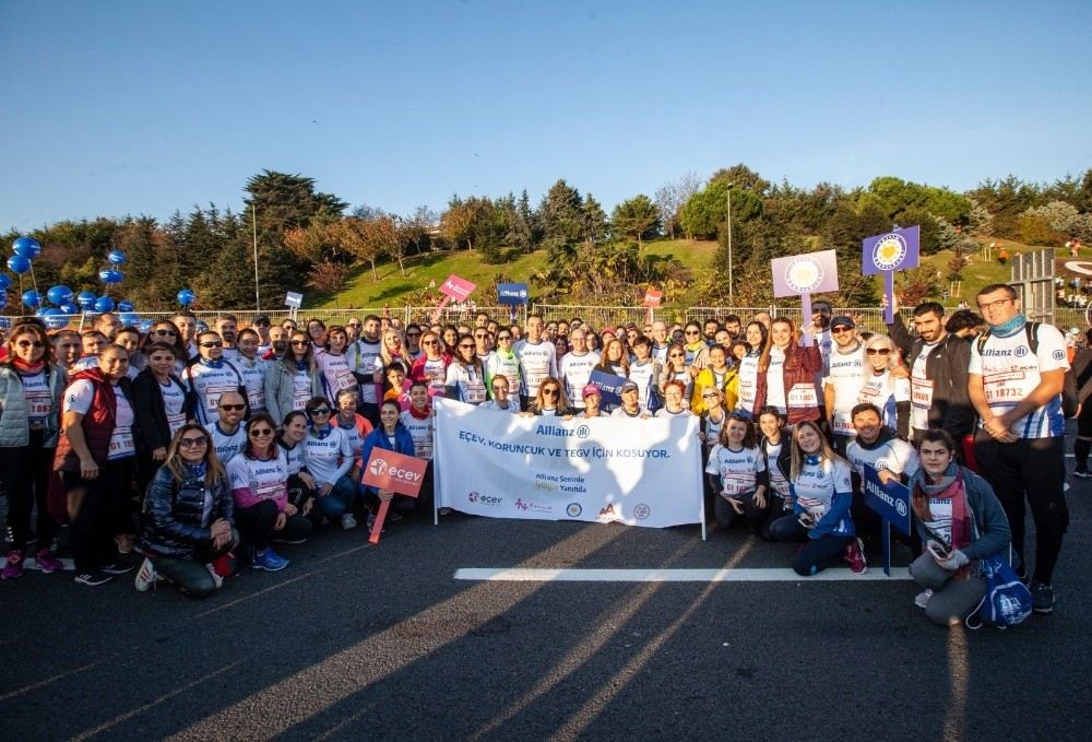 Allianz Türkiye, 41. İstanbul Maratonunda Eğitime Destek İçin Koştu