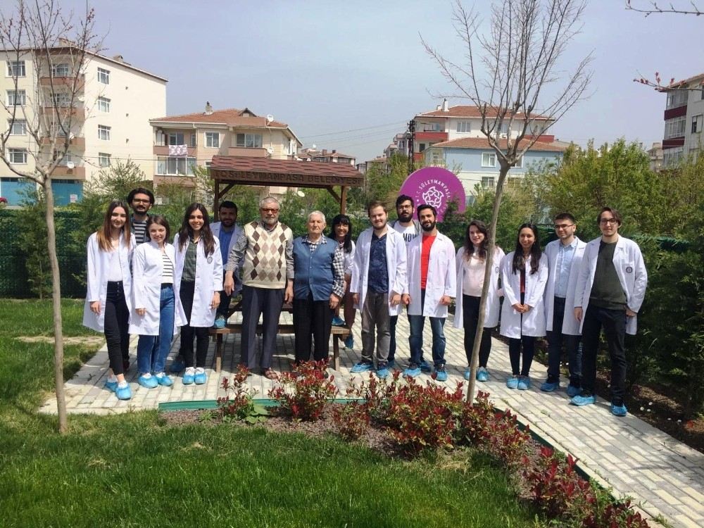 Alzheimer Gündüz Yaşam Ve Sosyal Aktivite Merkezi Tıp Öğrencilerini Ağırladı