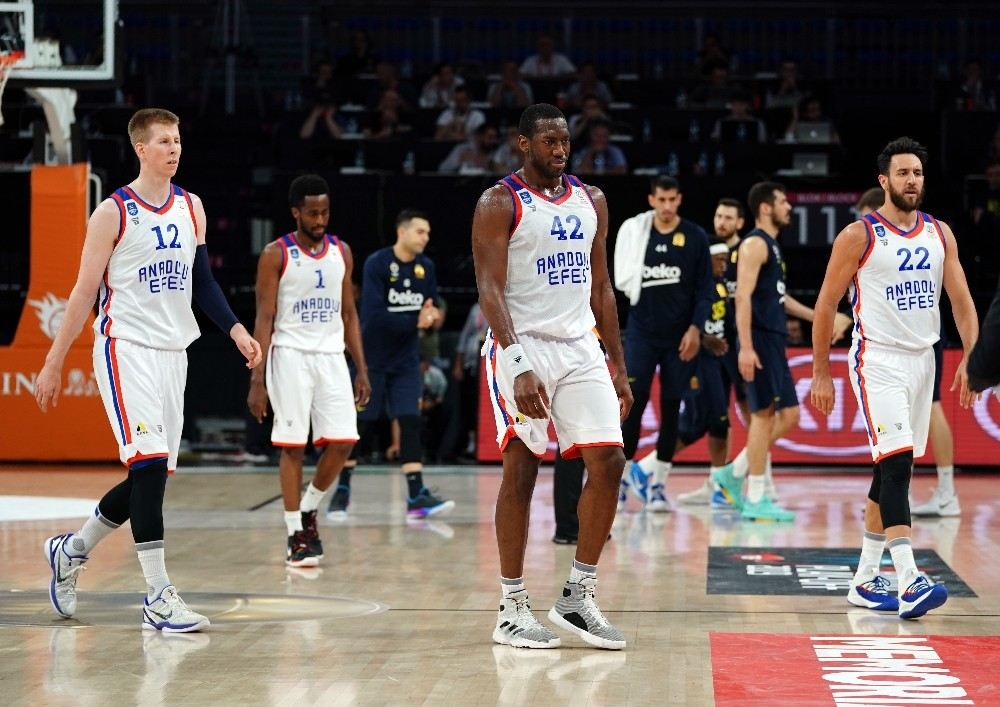 Anadolu Efes, Fenerbahçe Karşısında Bu Sezon 5. Kez Kazandı