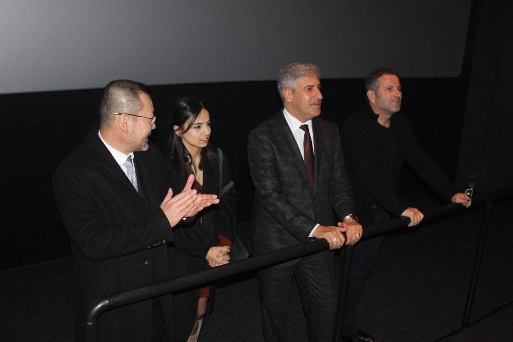 Arnavutköyde Açılan İlk Sinema Salonuyla Çocuklar Sinemada Film İzlemenin Keyfini Yaşadı