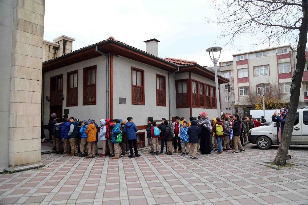 Asımın Nesli Mehmet Akif Ersoyu Unutmadı