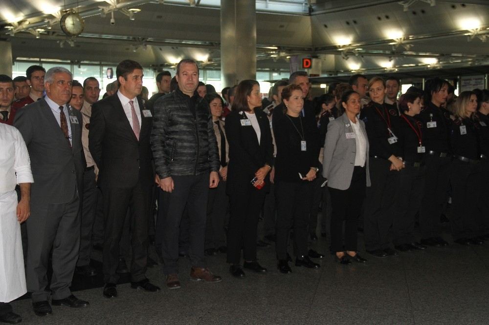 Atatürk Havalimanında 10 Kasım Töreni