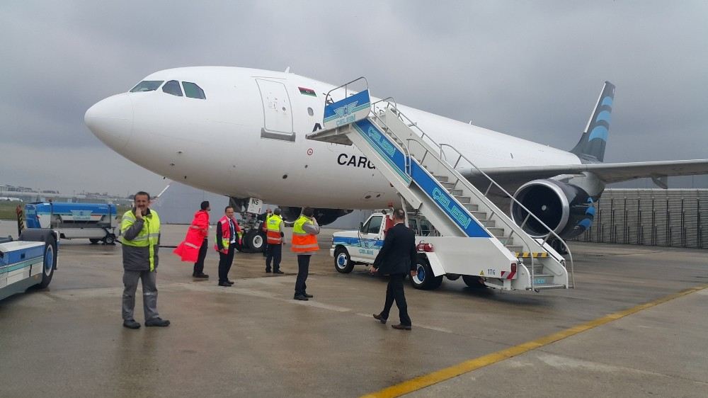 Atatürk Havalimanındaki Kargo Uçağında Pistten Çıkma Tehlikesi