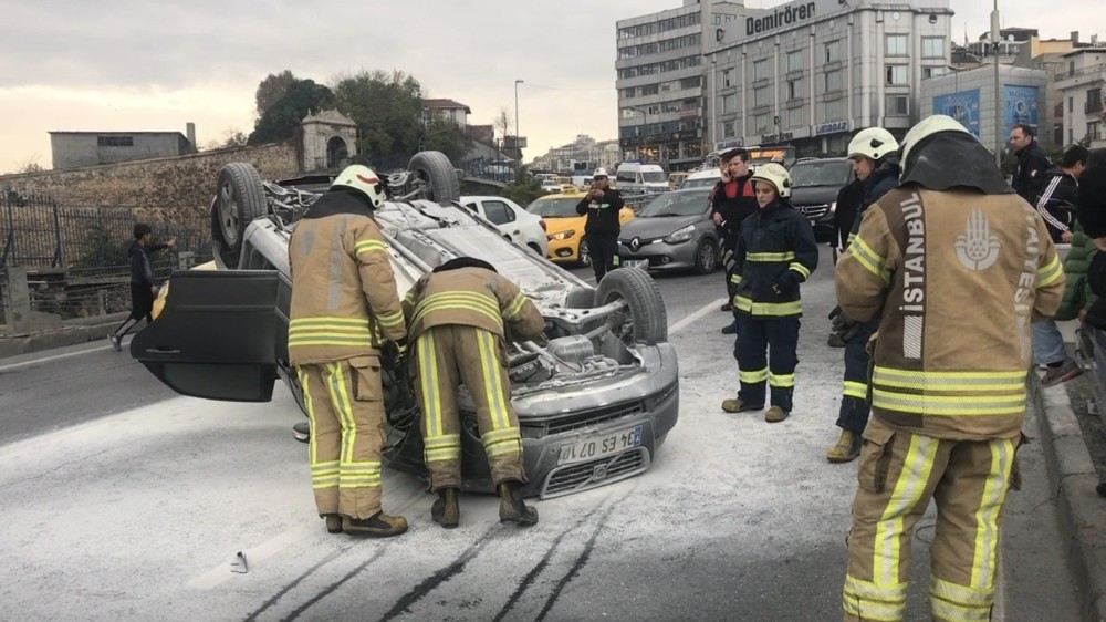 Atatürk Köprüsünde Takla Atan Araç Alev Aldı: 1 Yaralı