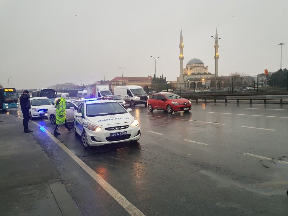 Avcılarda Firari Fetö Zanlısının Aracına El Konuldu