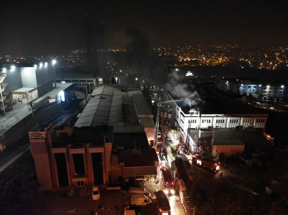 Avcılarda Korkutan Fabrika Yangını