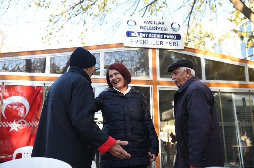 Avcılarda Sahaya İnen Başkan Benli, Halkın Taleplerini Dinledi