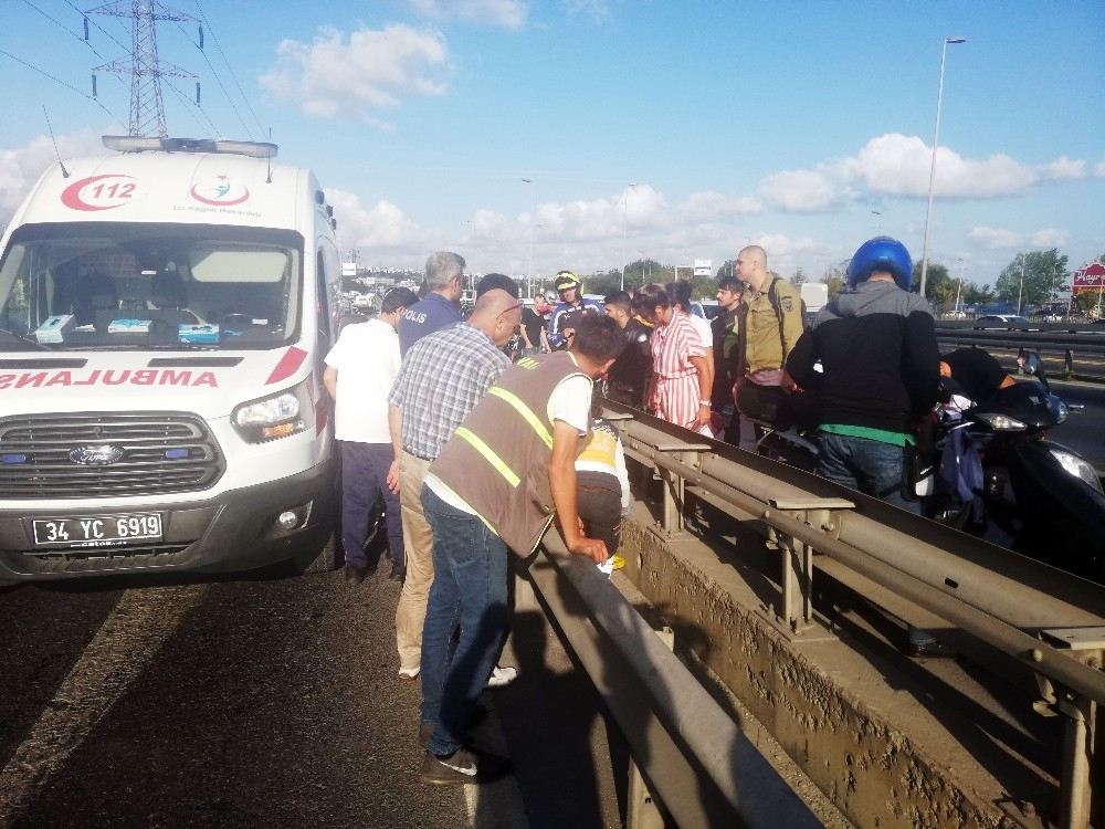 Avcılarda Trafiği Kilitleyen Kaza