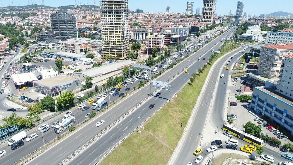 Avrasya Tünelinde Oluşan Trafik Yoğunluğu Havadan Görüntülendi