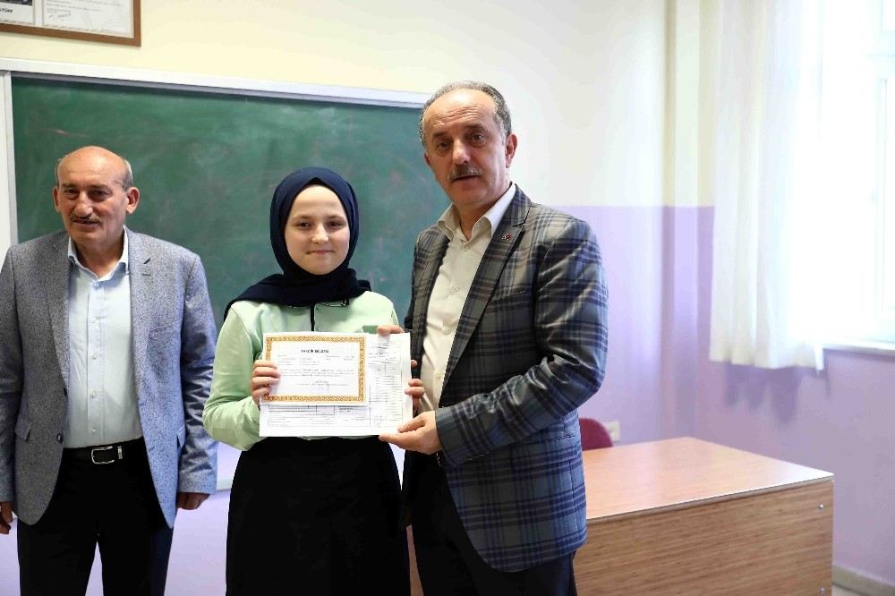 Bağcılarda 155 Bin Öğrenci Karne Heyecanı Yaşadı