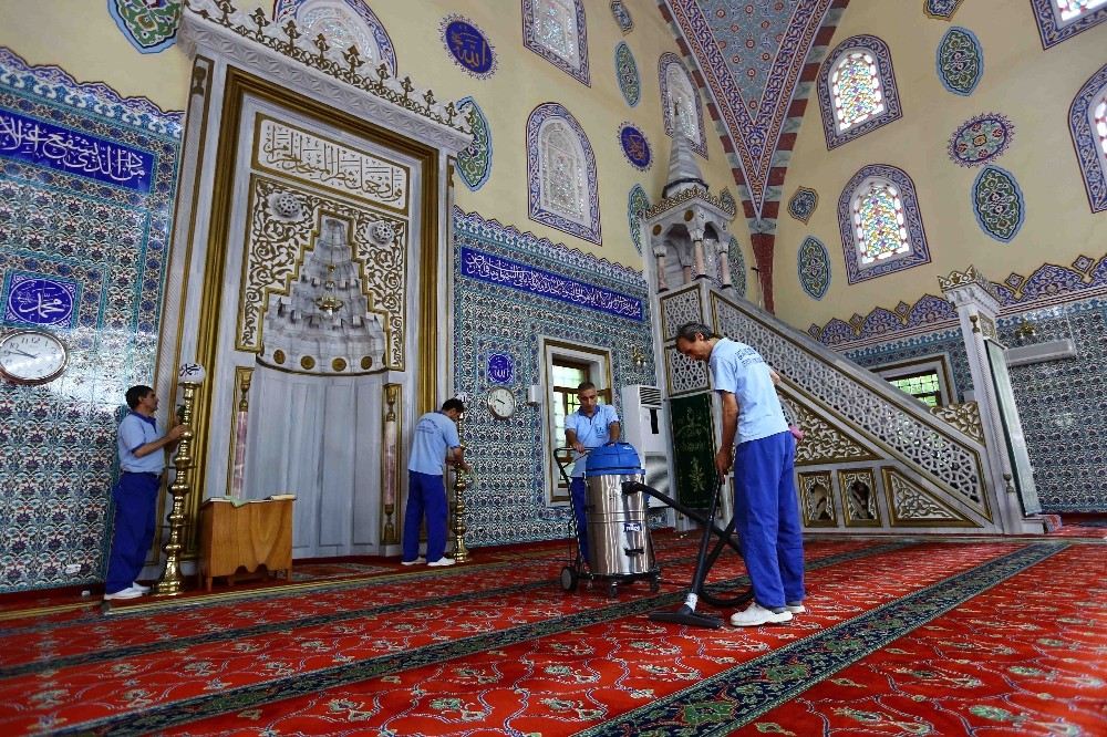 Bağcılarda İbadethaneler Ramazan Ayı Öncesi Temizlendi