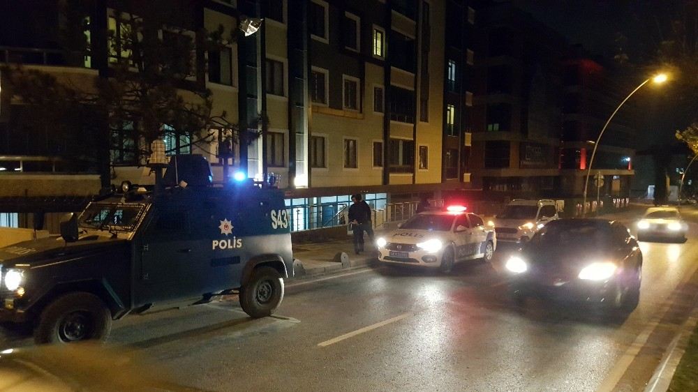 Bahçelievlerde Markette Silahlı Soygun