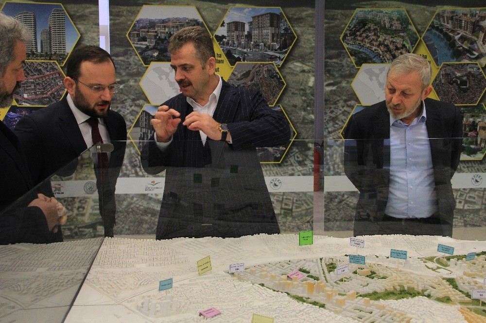 Bakan Kurum İstanbulda Kentsel Dönüşüm Projelerini İnceledi