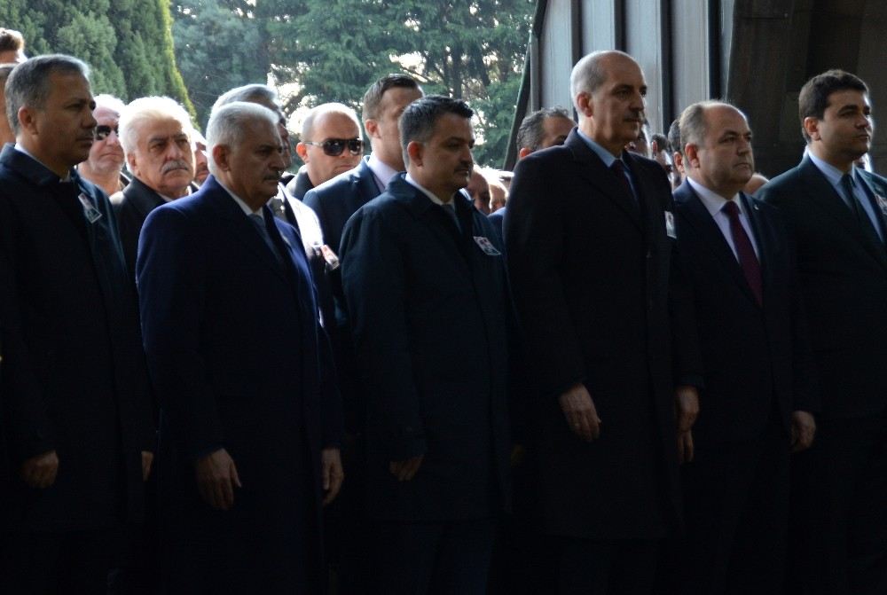 Bakan Pakdemirli, 8. Cumhurbaşkanı Turgut Özal İçin Düzenlenen Anma Törenine Katıldı