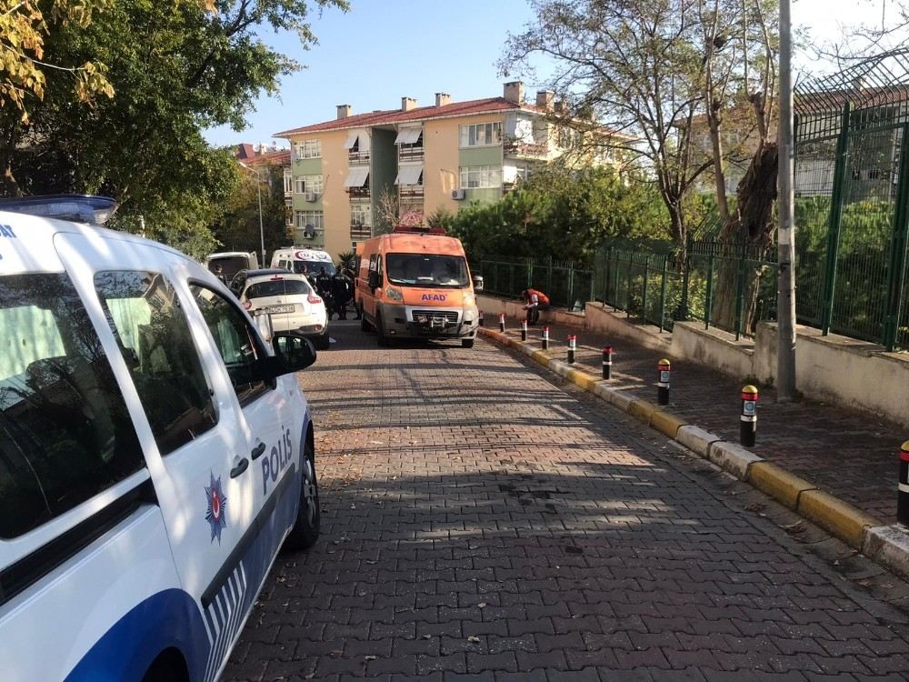 Bakırköyde 1İ Çocuk 3 Kişinin Cesedi Bulundu