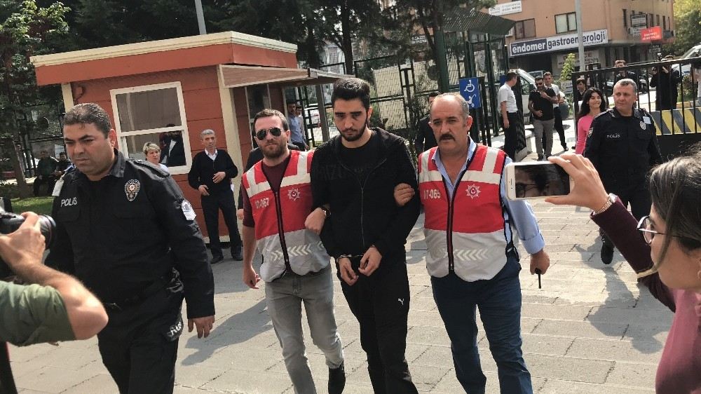 Bakırköyde İnsanların Üzerine Otomobil Süren Zanlı Adliyeye Getirildi