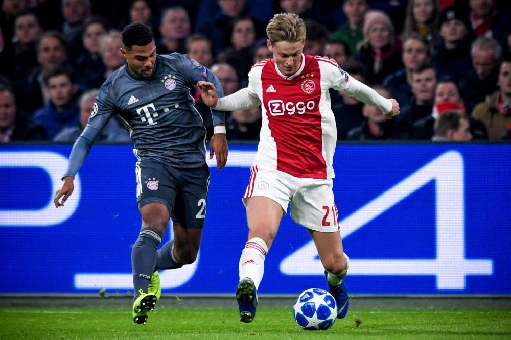 Barcelonadan Ajaxın Genç Yıldızı Frenkie De Jong İçin 90 Milyon Euro