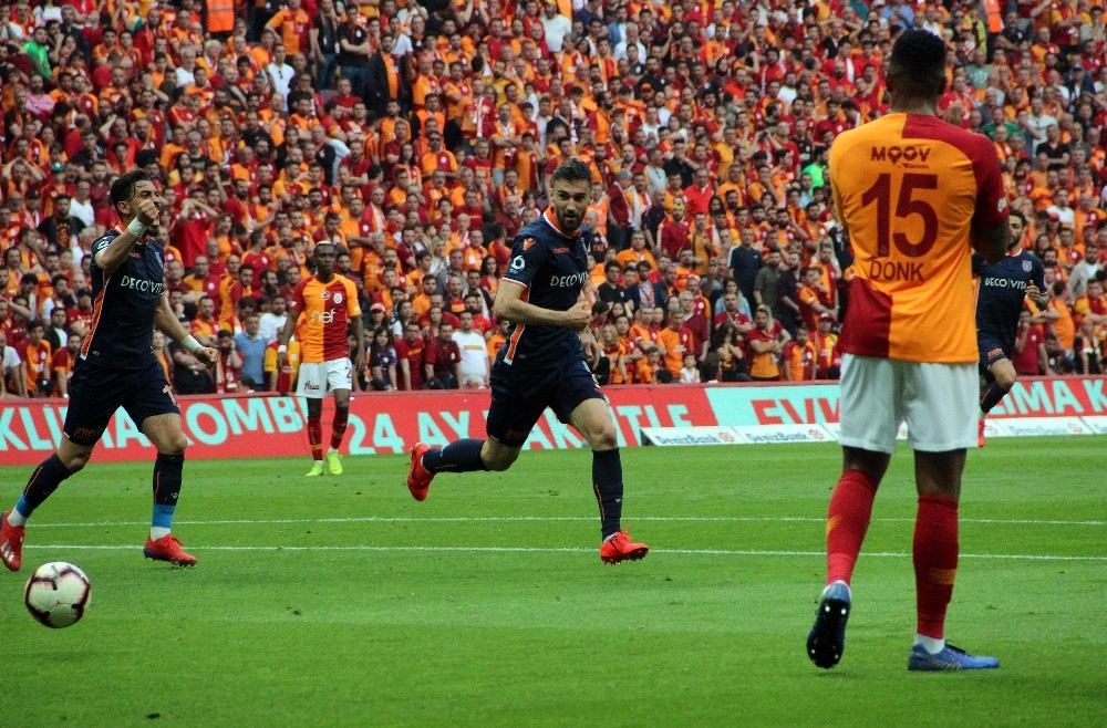 Başakşehir Attı Ortalık Karıştı