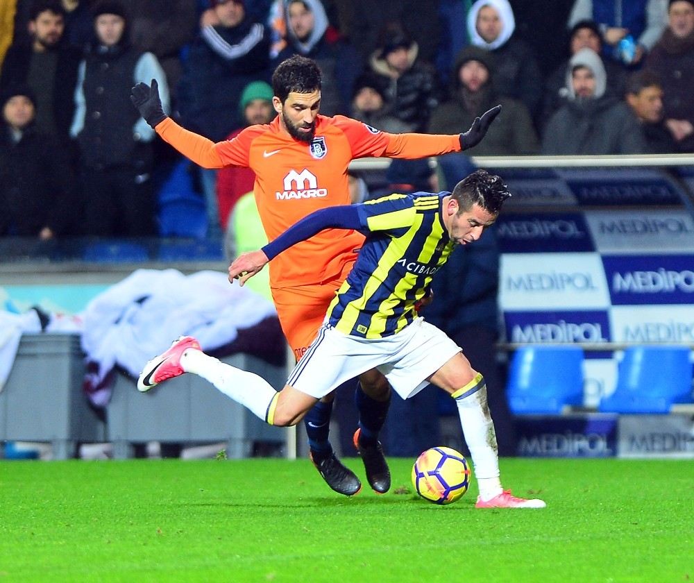 Başakşehir, Evinde Fenerbahçeye Karşı Üstün