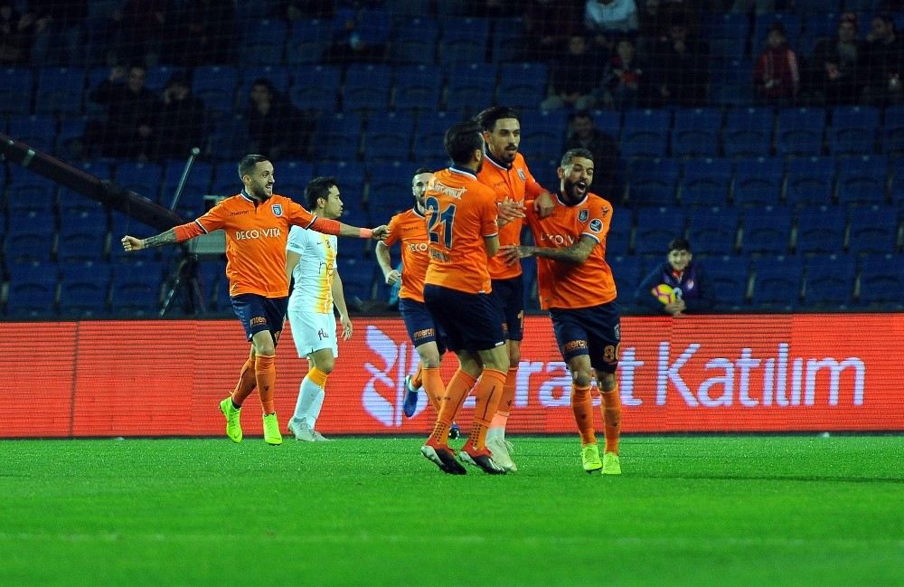 Başakşehir Evinde Galatasaraya Yine Kaybetmedi