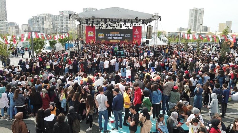 Başakşehir Gençlik Oyunları Finali Bakan Kasapoğlunun Katılımıyla Gerçekleşti