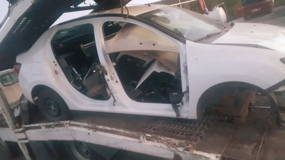 Başakşehirde Çalıntı Otomobilleri Parçalayan 2 Kardeş Yakalandı
