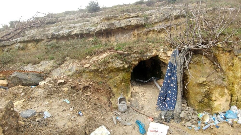 Başakşehirde Definecilerin Talan Ettiği 2000 Yıllık Kral Mezarı Görüntülendi