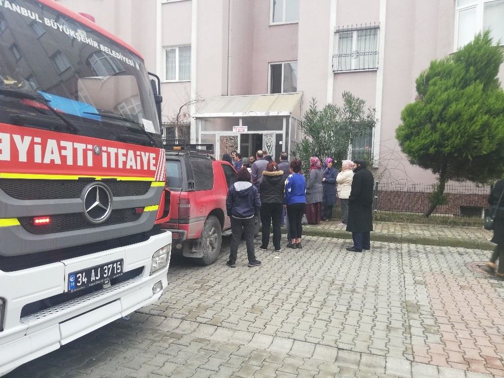 Başakşehirde ?Sigara İzmariti Yangın Çıkardı: 1 Ölü