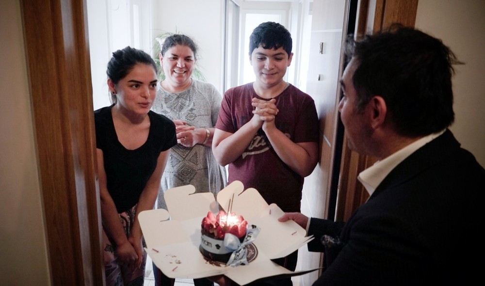 Başkan Adayı Ulusoydan Gençlere Doğum Günü Sürprizi