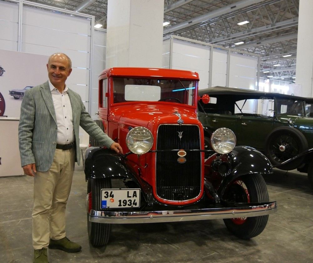 Başkan Akgün, Klasik Otomobil Fuarının Açılışını Gerçekleştirdi