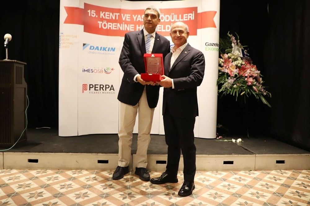 Başkan Akgüne ?En Başarılı Belediye Başkanı Ödülü?