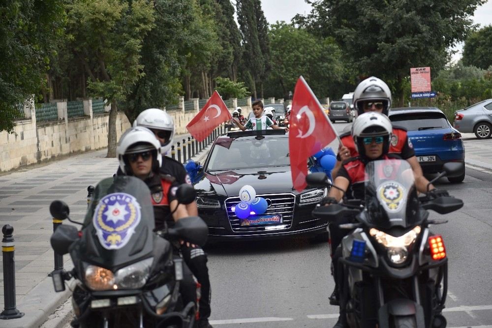 Başkan Yazıcı, Makam Aracını Sünnet Olan Şehit Çocuklarına Tahsis Etti