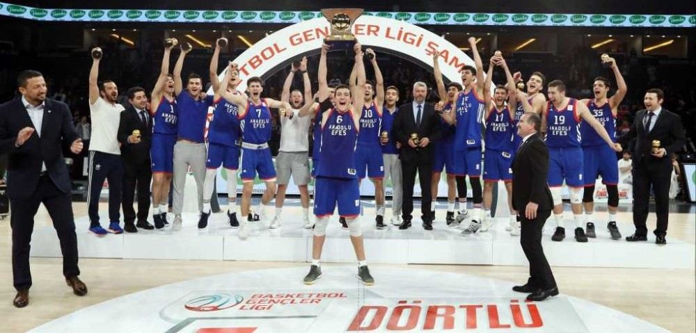 Basketbol Gençler Liginde Şampiyon Anadolu Efes