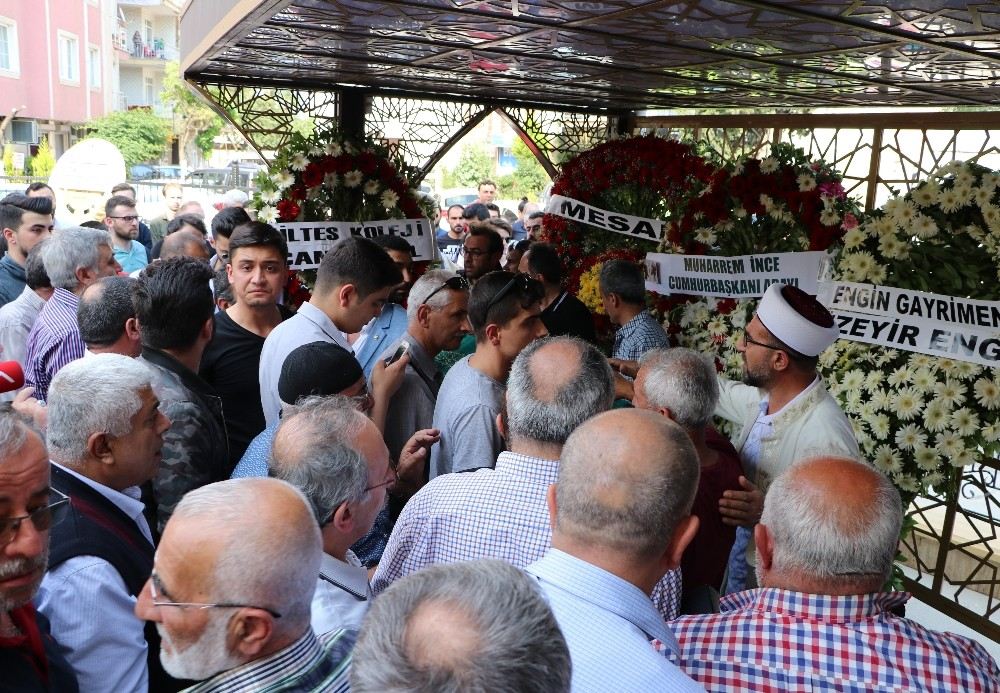 Batan Teknede Hayatını Kaybeden Genç Sanatçı, Son Yolculuğuna Uğurlandı