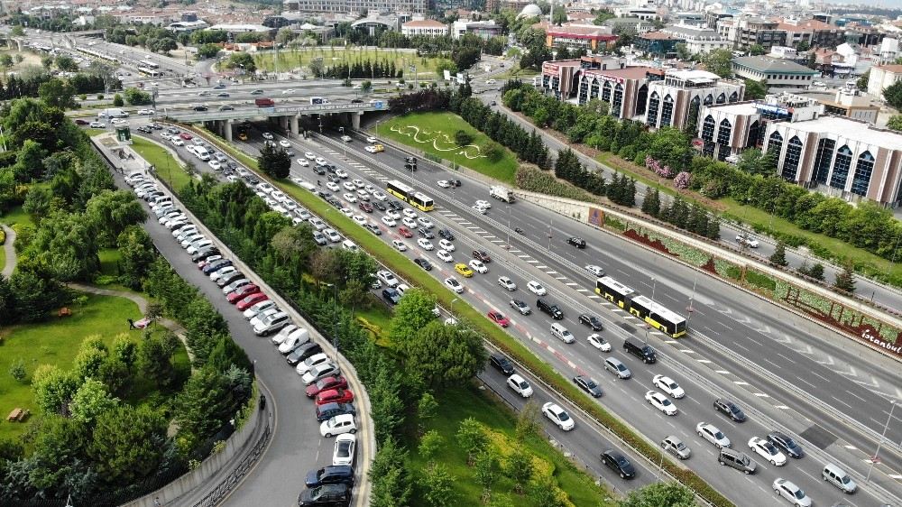 Bayram Tatili Sonrası Oluşan Trafik Yoğunluğu Havadan Görüntülendi