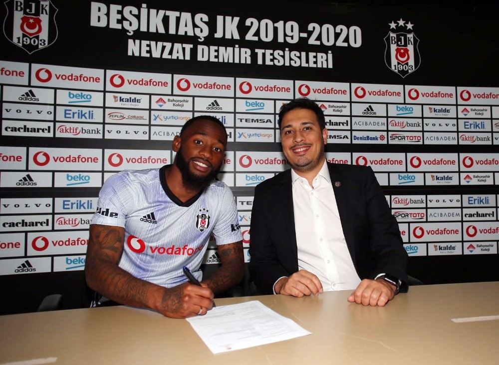 Beşiktaş Nkoudou İle İmzaladı
