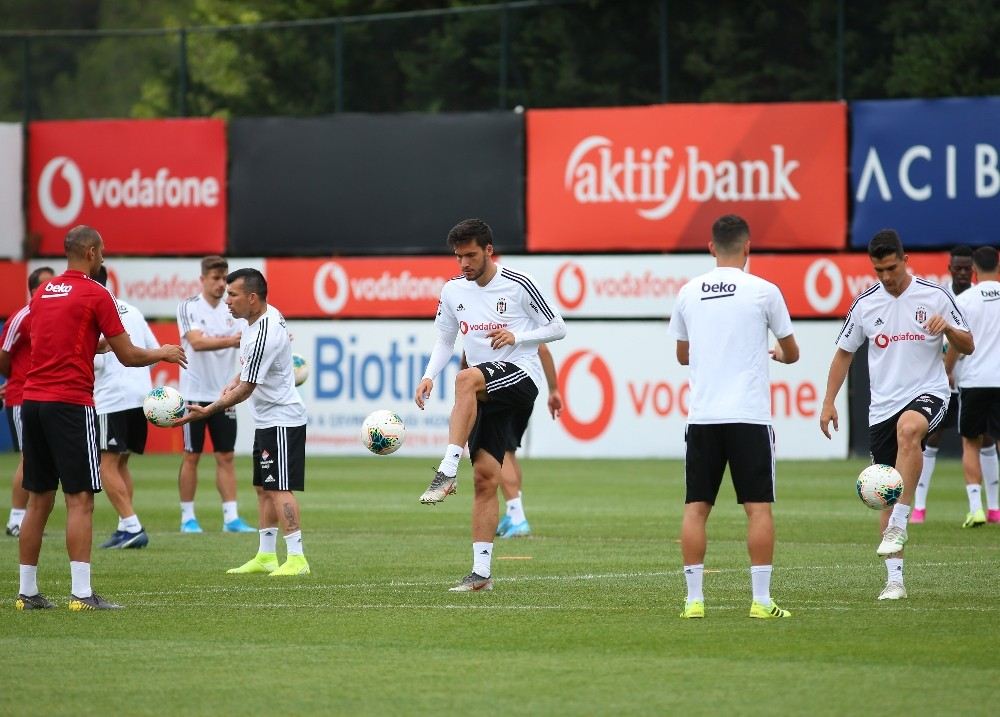 Beşiktaşın Yeni Transferleri Sivas Kafilesinde Yer Aldı