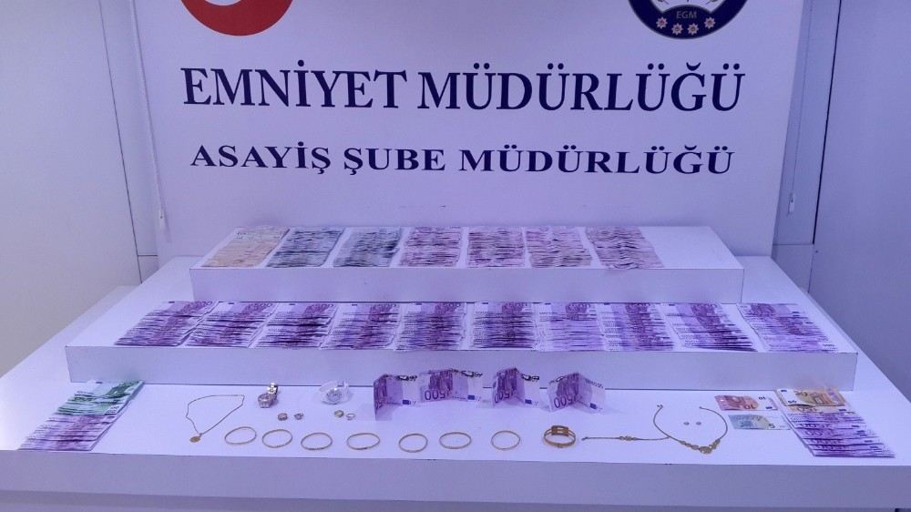 Beşiktaşta 1 Milyon Lira Değerinde Döviz Çalan Şüpheliler Yakalandı