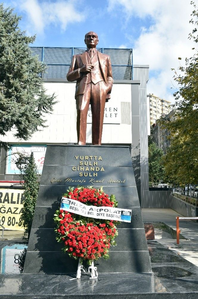 Beşiktaşta Atatürk Heykelleri Yenilendi